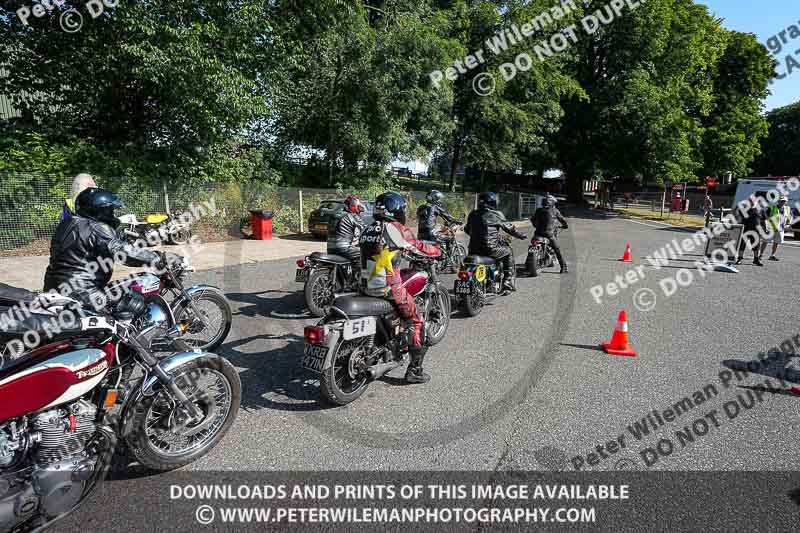 cadwell park;cadwell park photographs;cadwell trackday photographs;enduro digital images;event digital images;eventdigitalimages;peter wileman photography;racing digital images;trackday digital images;trackday photos